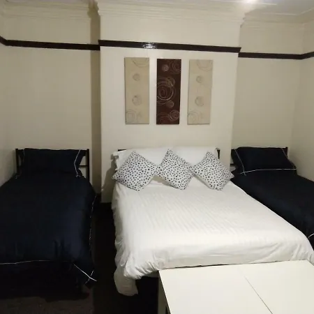John St Town House - Self Catering - Style - Great Value Family And Double Гостевой дом
