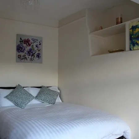 John St Town House - Self Catering - Style - Great Value Family And Double 2* Вёкингтон