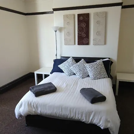 John St Town House - Self Catering - Style - Great Value Family And Double